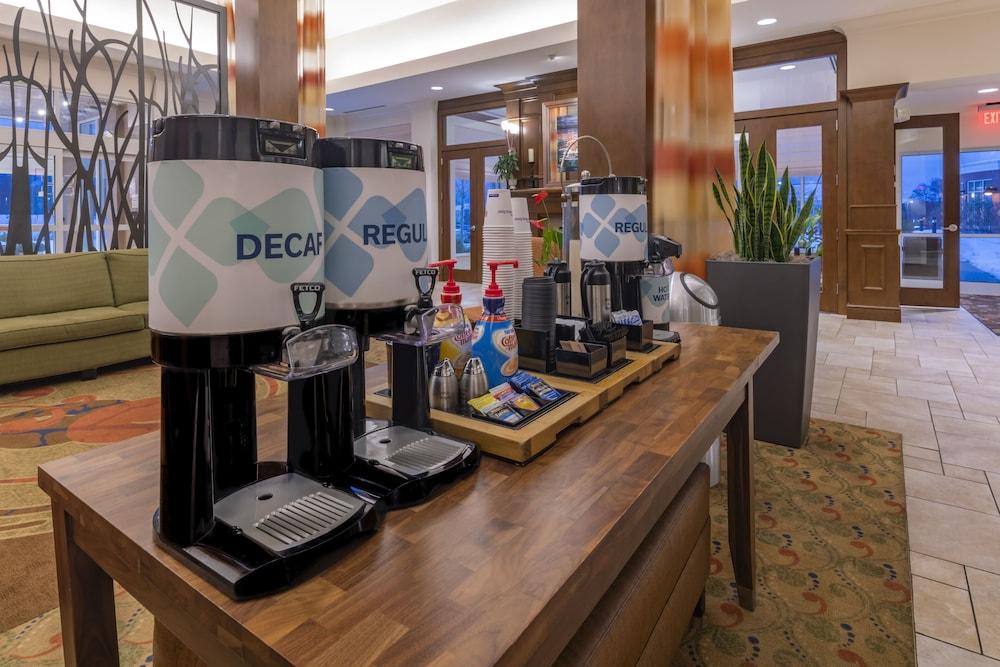 Hilton Garden Inn Devens Common Екстериор снимка
