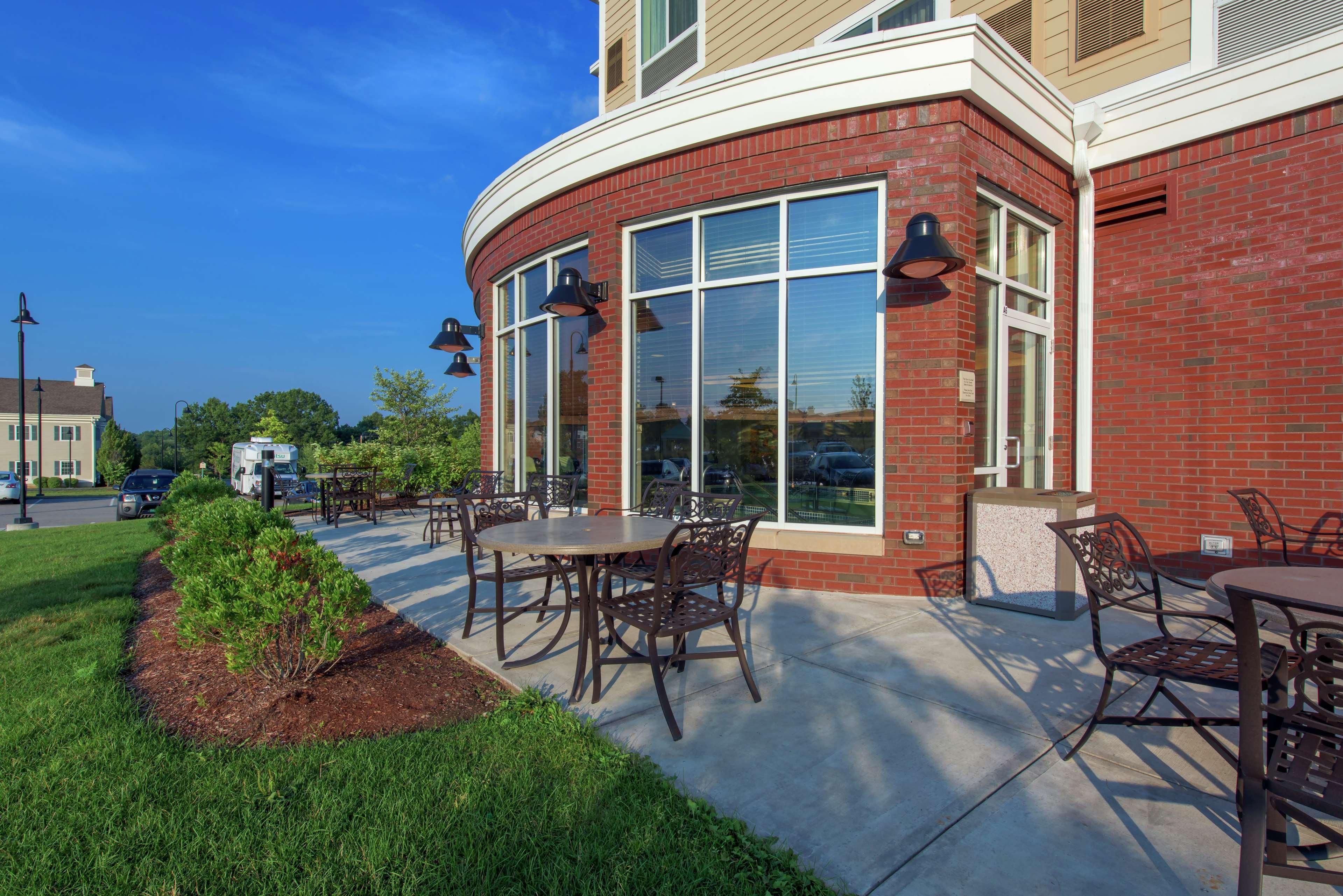 Hilton Garden Inn Devens Common Екстериор снимка