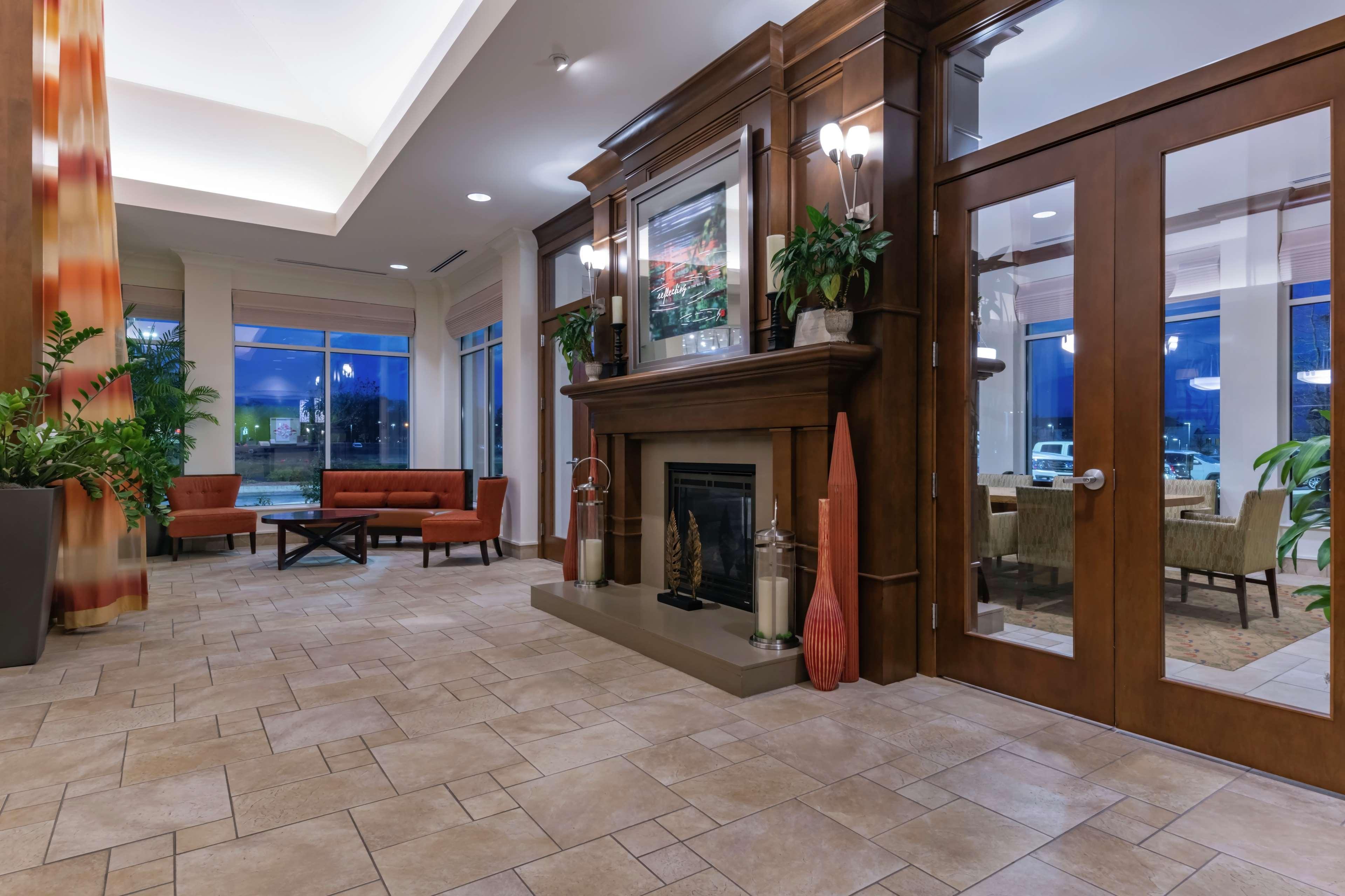 Hilton Garden Inn Devens Common Екстериор снимка