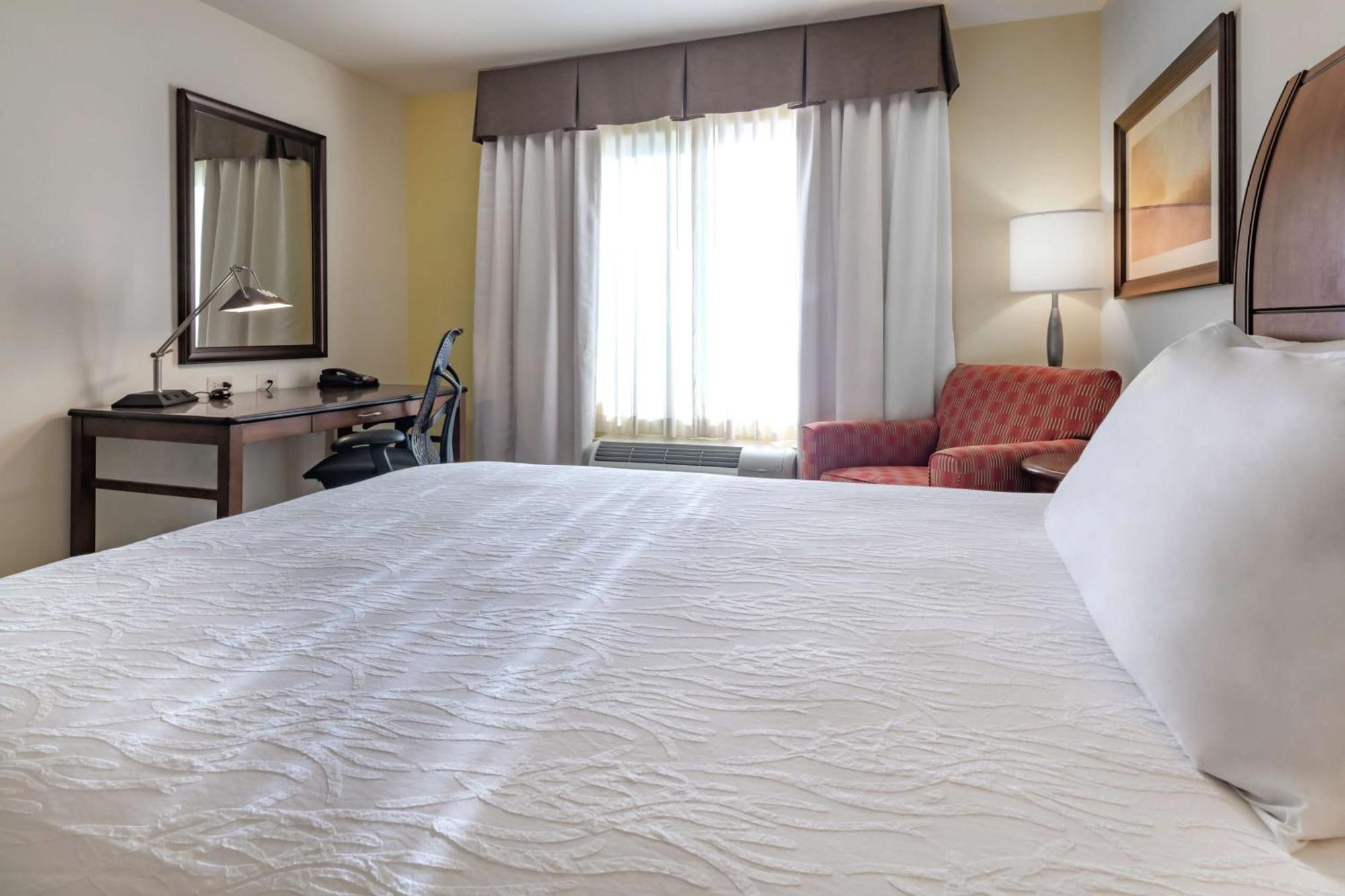 Hilton Garden Inn Devens Common Екстериор снимка