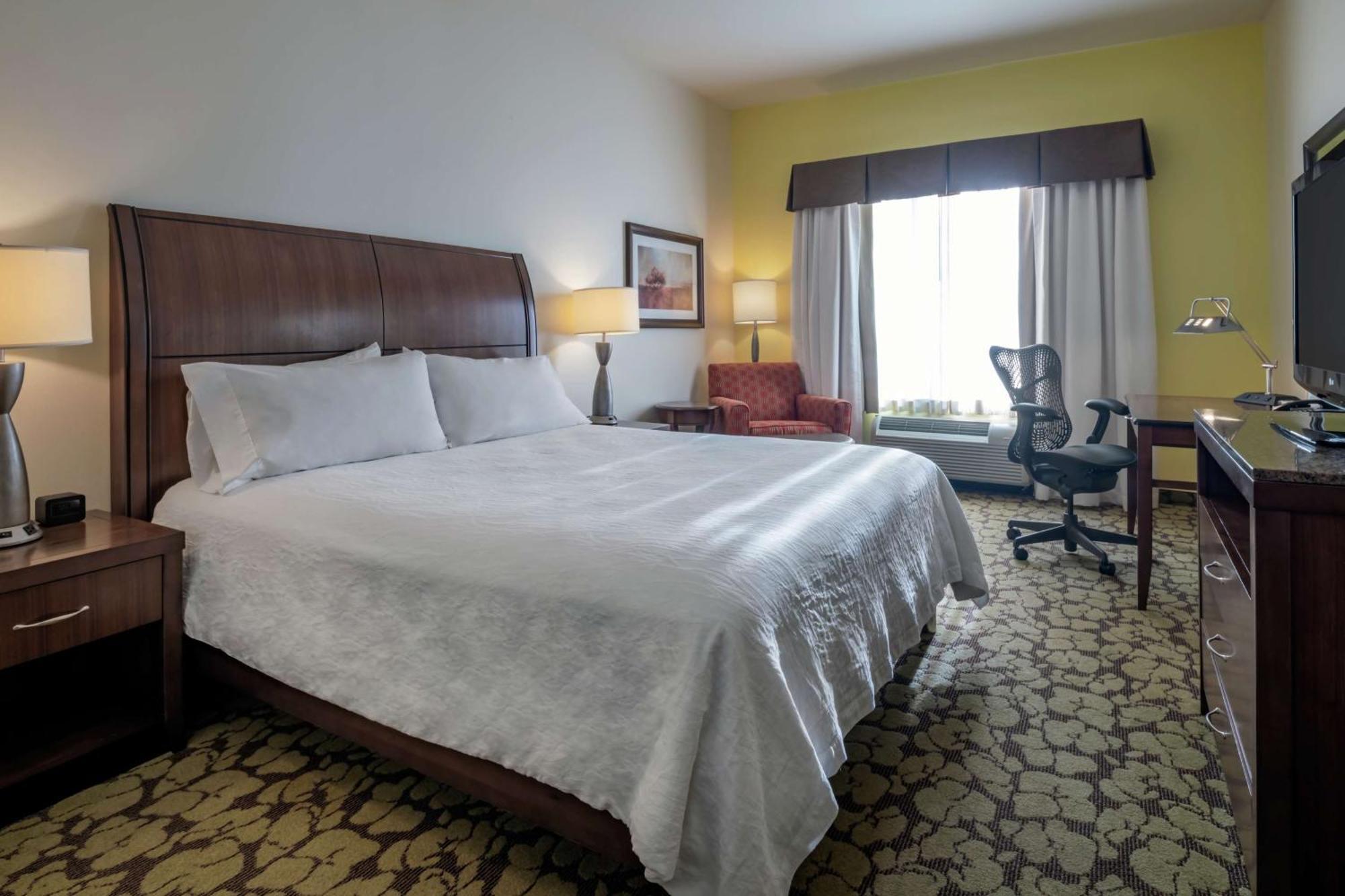 Hilton Garden Inn Devens Common Екстериор снимка