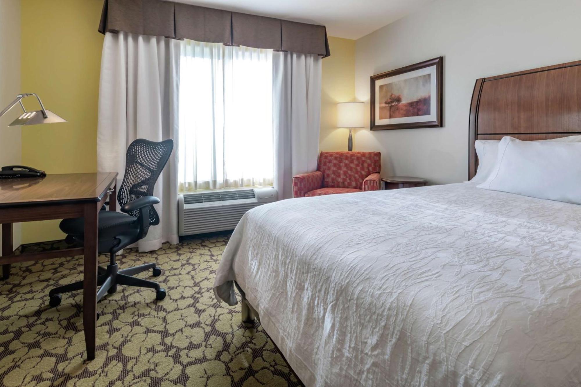 Hilton Garden Inn Devens Common Екстериор снимка