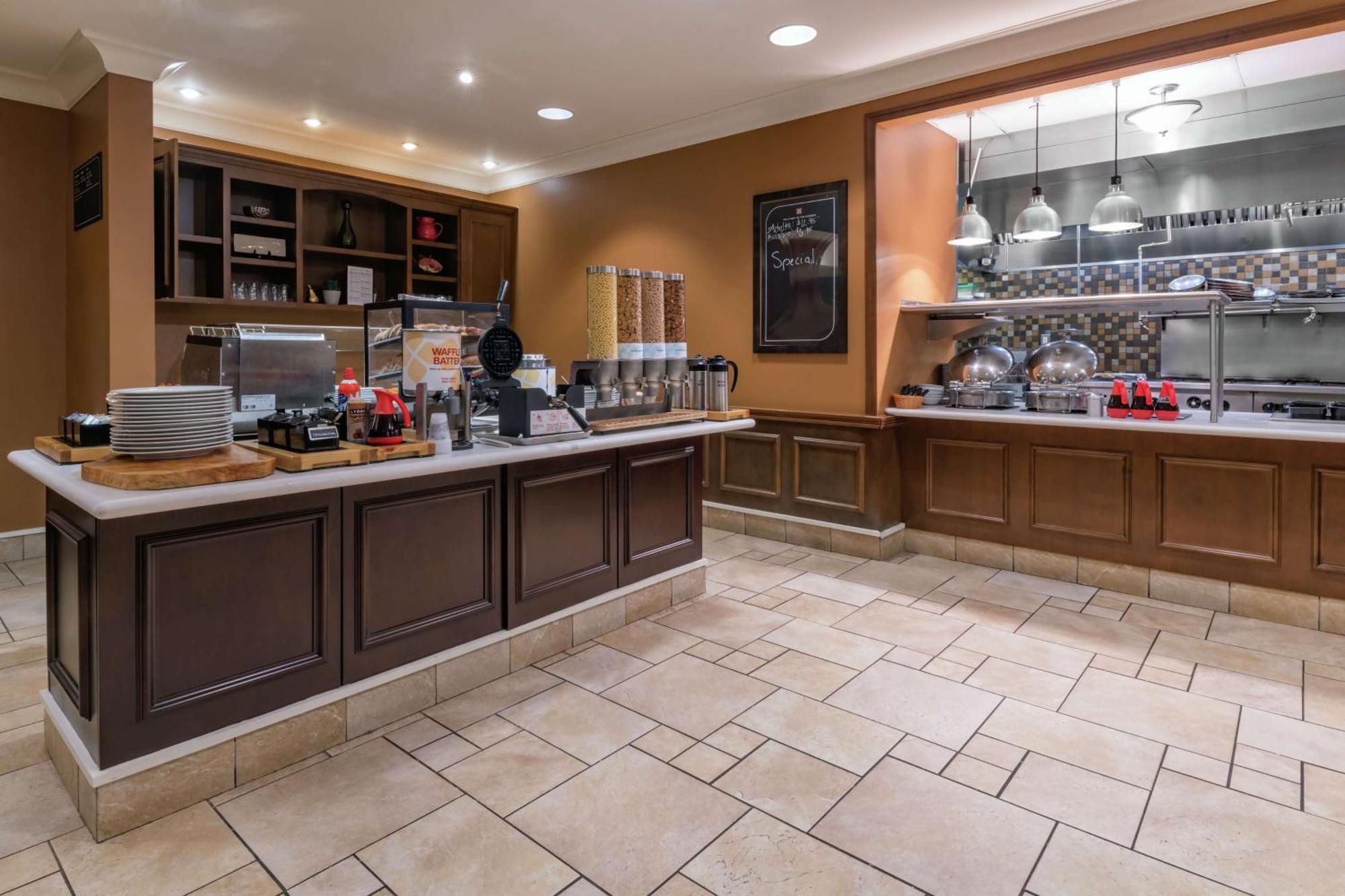 Hilton Garden Inn Devens Common Екстериор снимка