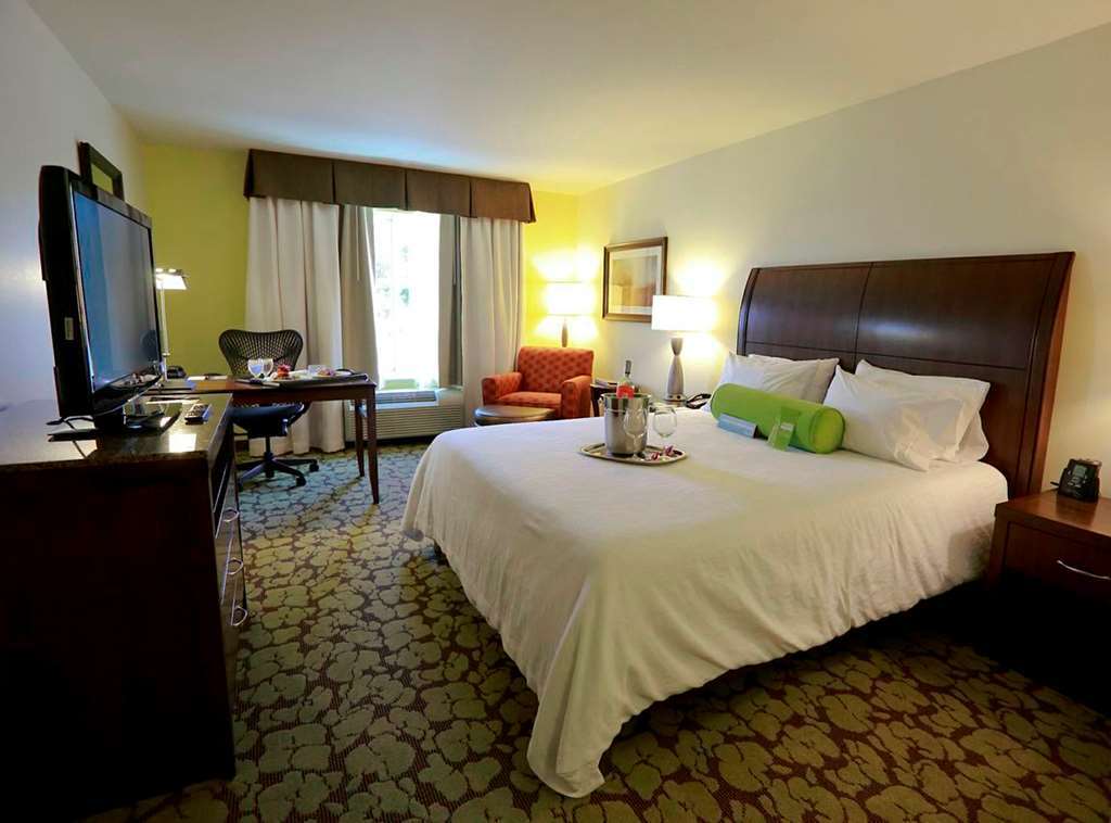 Hilton Garden Inn Devens Common Стая снимка